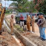 Tinjau Normalisasi Drainase Kades Minta Warga dan Pelaku Usaha Ikut Bekerjasama